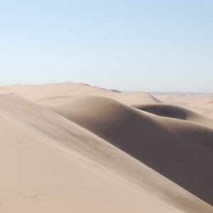 Dünenkulisse für das Flying-Dress-Fotoshooting in Swakopmund (Symbolbild)