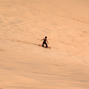Sandboarding in den Dünen bei Swakopmund (Symbolbild)