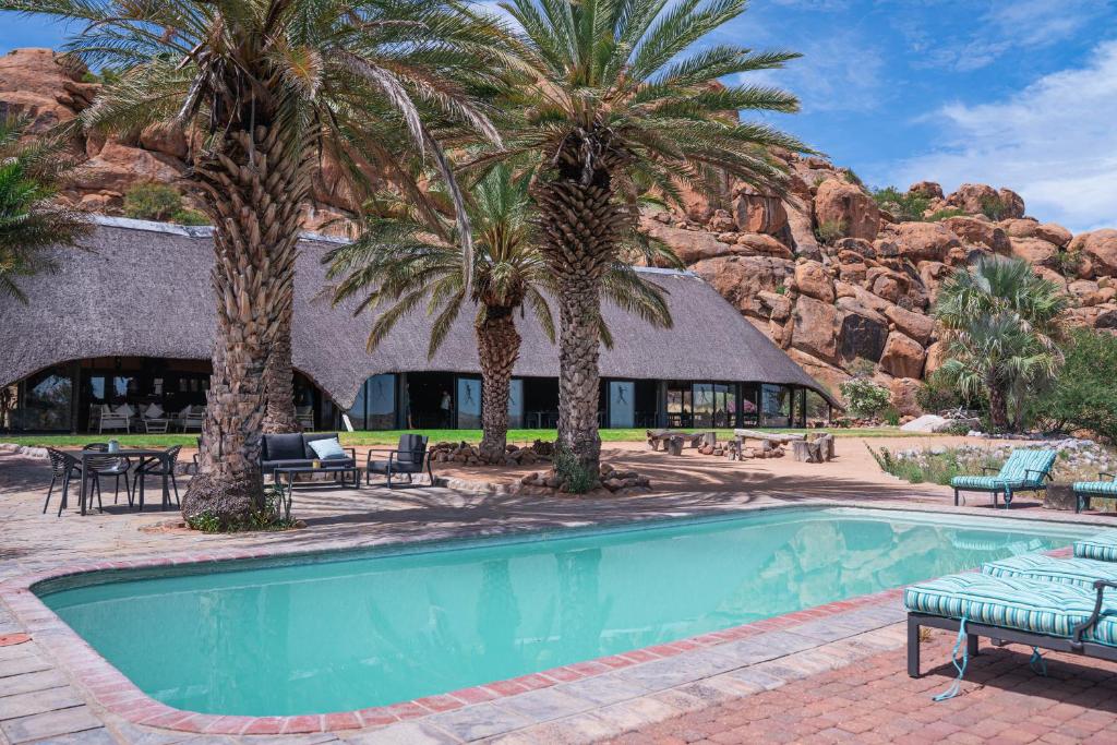 Ai Aiba – The Rock Painting Lodge bei Omaruru, Namibia