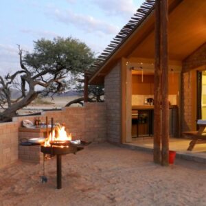 Desert Camp Sesriem: Chalet in der Wüste mit Feuerstelle