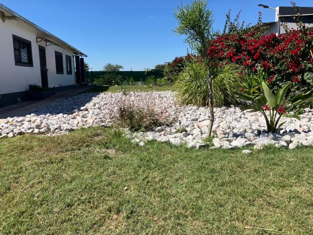 F2 Homestead: Außenansicht und Garten