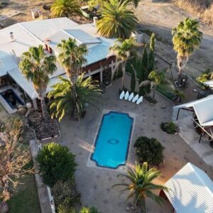 Goba Lodge and Rest Camp: Luftaufnahme mit Pool und Palmen