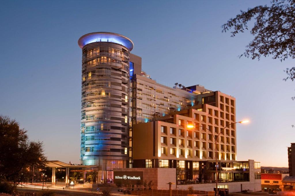 Hilton Windhoek: Hotelturm im Stadtzentrum