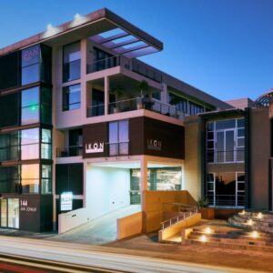 iKON Apartments Windhoek: Gebäude von der Straße