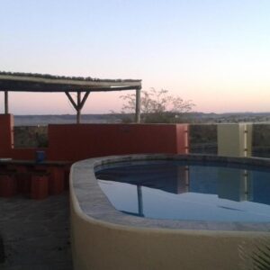 Larochelle Guesthouse: Pension und Swimmingpool
