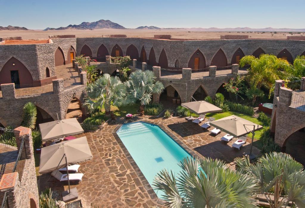 Le Mirage Sossusvlei: Luftaufnahme des Resorts mit Pool