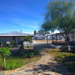 Little Bush Guesthouse: Pension und Garten