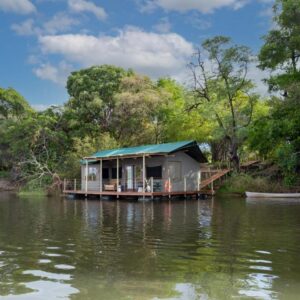 Ndhovu Safari Lodge: Lage am Okavango