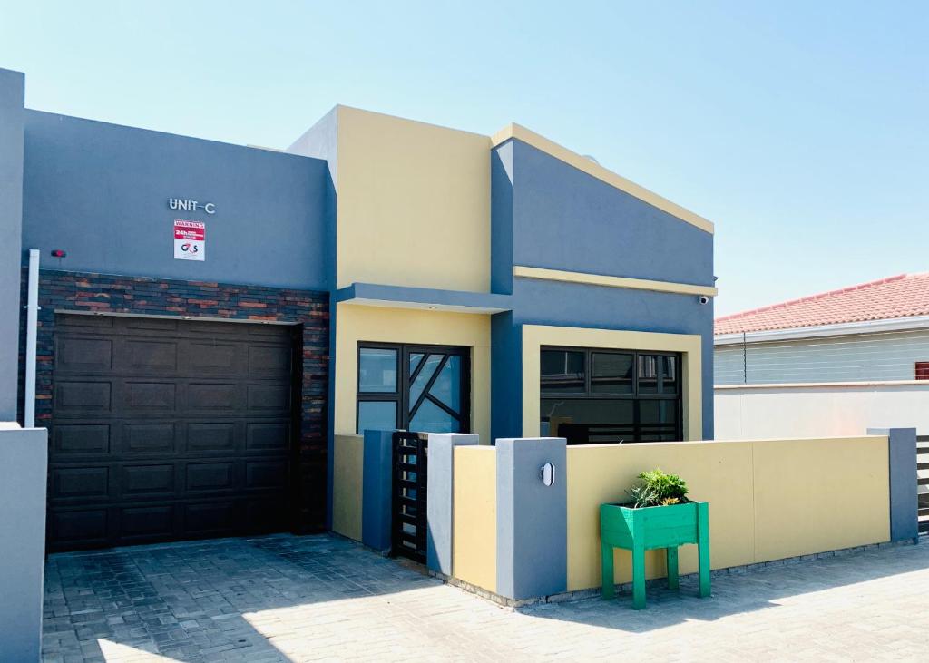 Olive Villa Self Catering Apartments Swakopmund: Apartmenthaus von außen