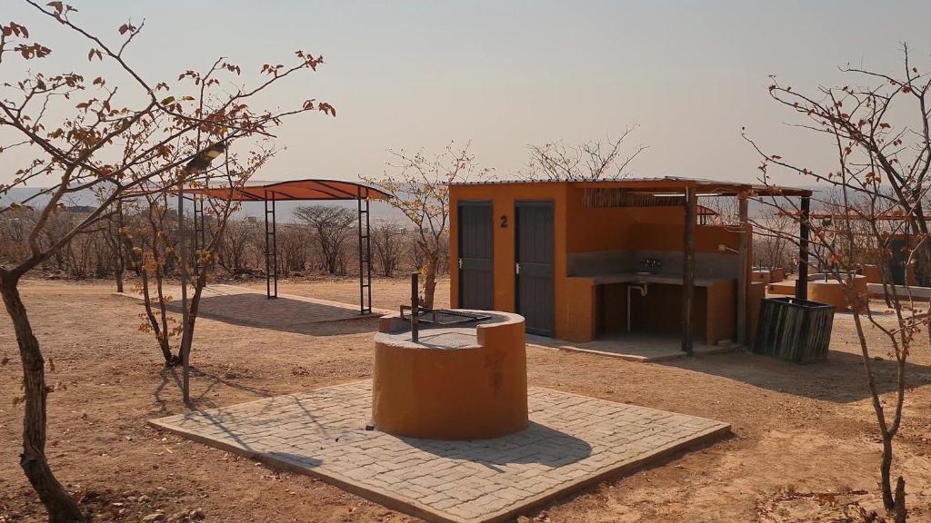 Opuwo Country Lodge Campsite: Unterstand auf dem Gelände