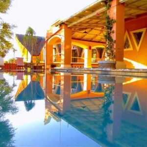 Sandrose Boutique Guesthouse Windhoek: Swimmingpool vor der Pension