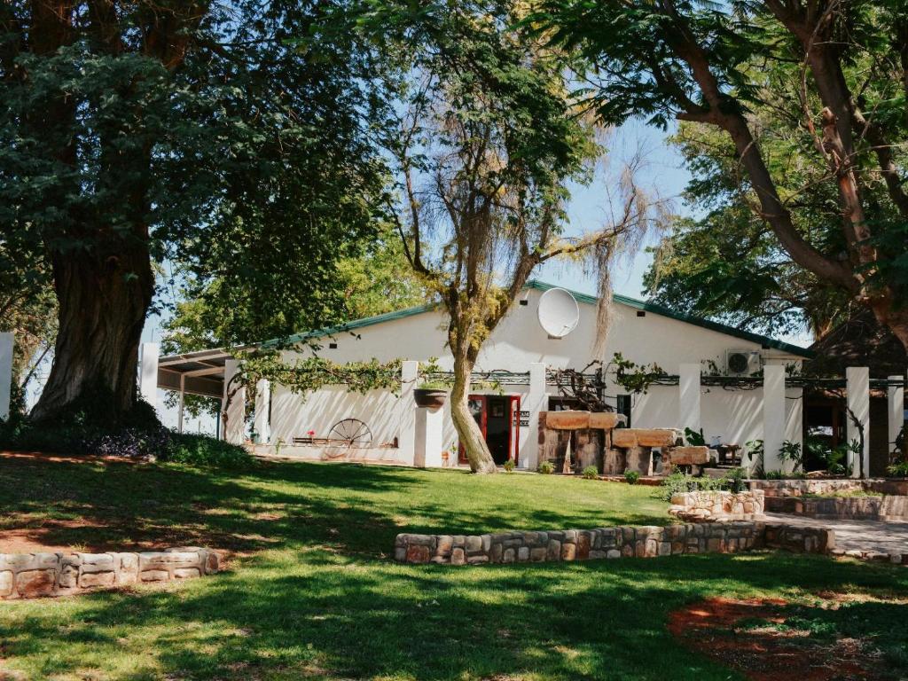 Stampriet Historical Guesthouse: Pension und Garten