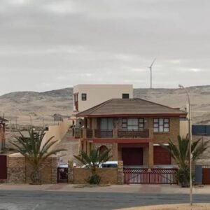 The Oasis Accommodation Lüderitz: Haus in Wüstenlandschaft