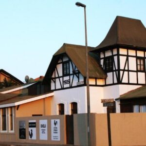 The Residence at Villa Wiese Swakopmund: weißes Gebäude von außen
