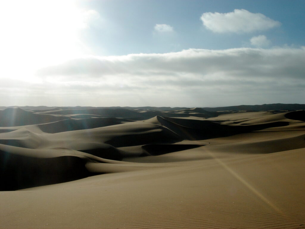 Wüstenlandschaft der Namib bei Walvis Bay (Symbolbild)