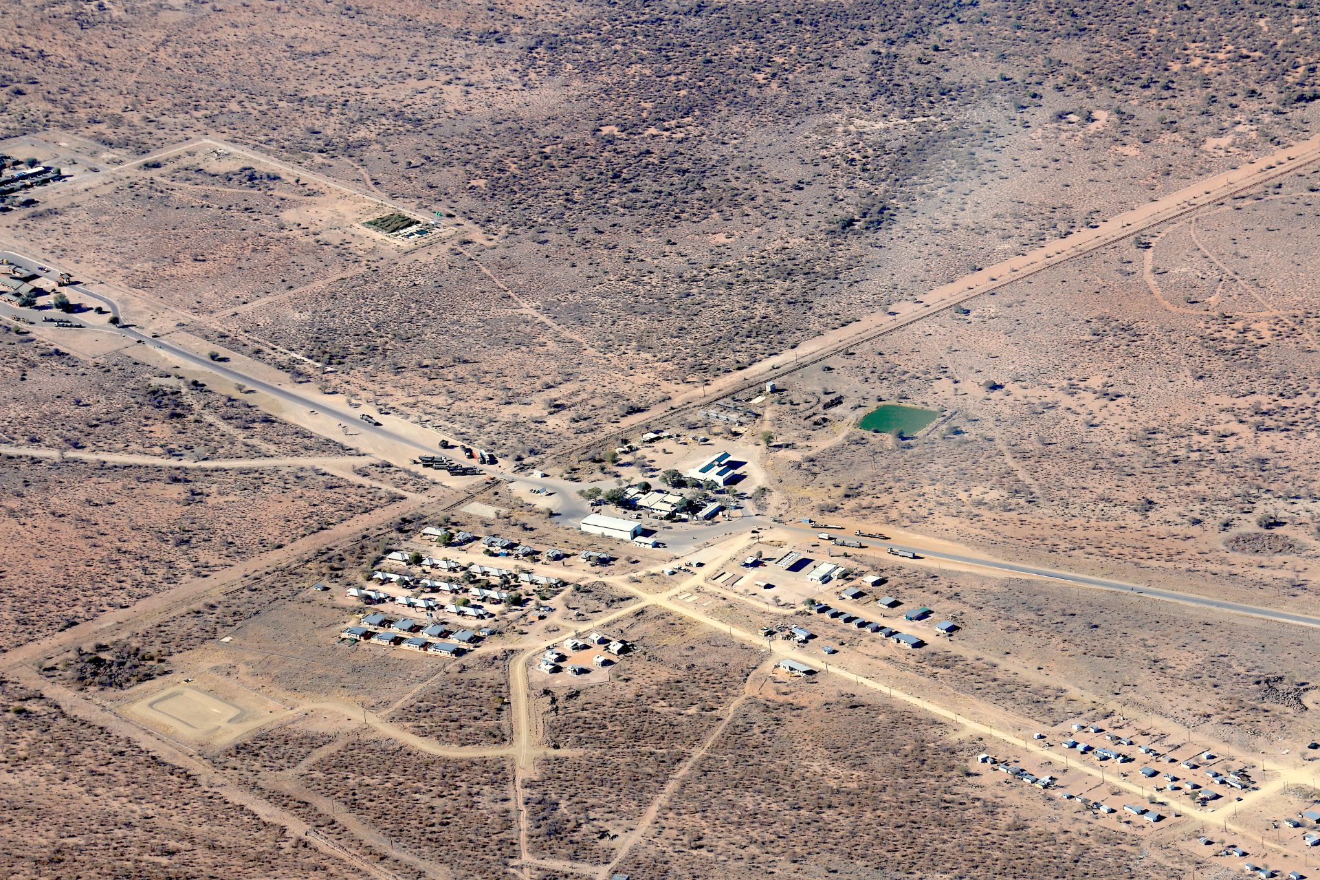 Der Grenzposten Buitepos am Trans-Kalahari-Highway, Namibias Grenzübergang nach Botswana