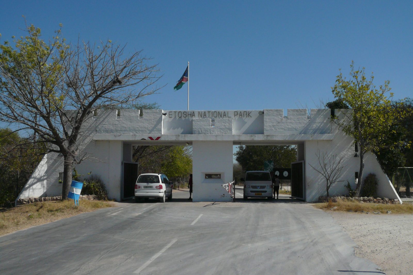 Eingangstor zum Etosha-Nationalpark, Namibia