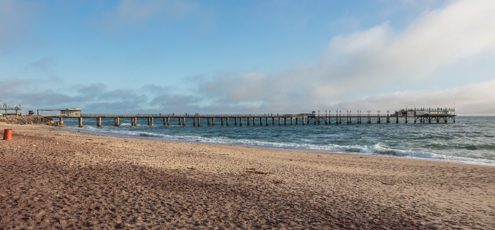 Strand von Swakopmund an der namibischen Küste