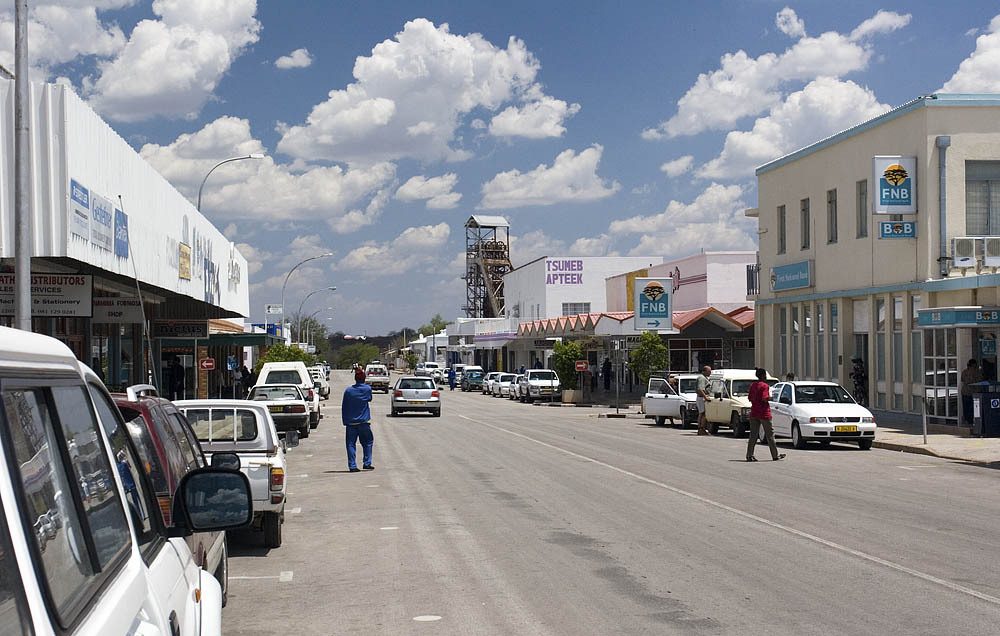 Die Hauptstraße von Tsumeb, Namibia